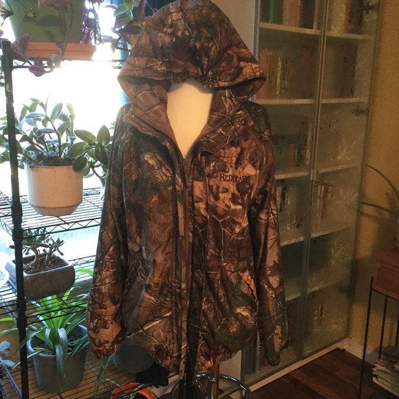 Red head water proof camouflage jacket  fall jacket  great for back to school - Picture 1 of 10